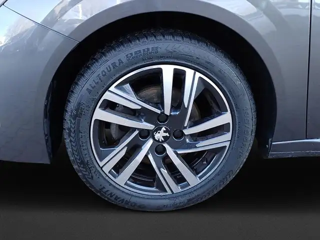 Peugeot 208 view 8