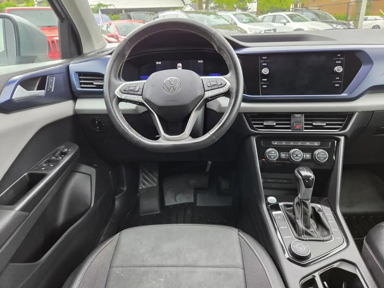 Volkswagen Taos снимка Volkswagen Taos