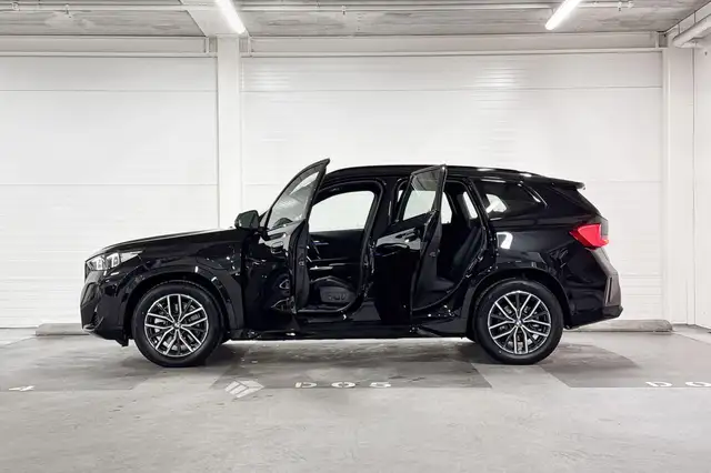 BMW X1 view 3