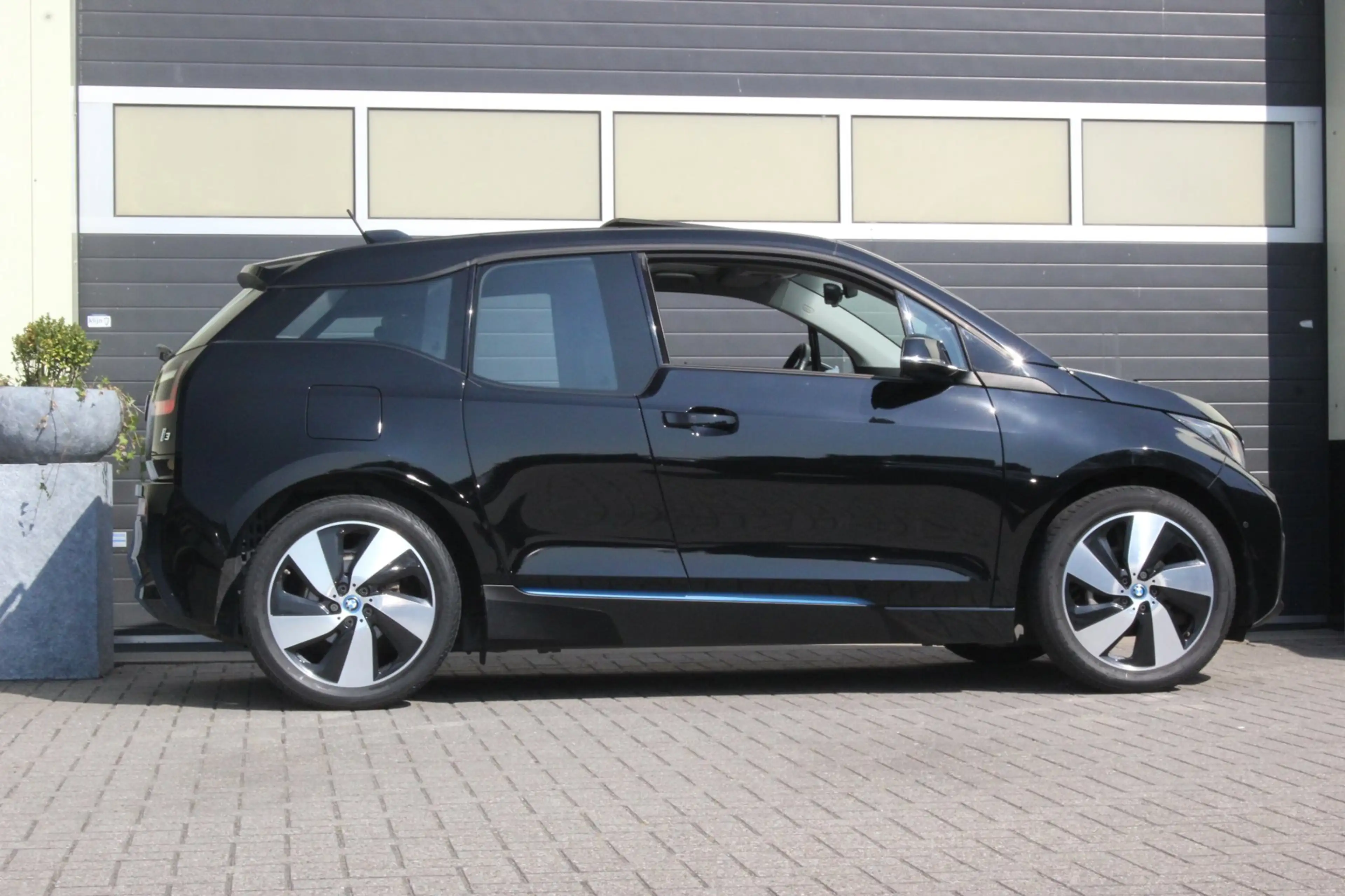 BMW i3 High Voltage Edition 94Ah 33 kWh | Schuifdak | — photo 13
