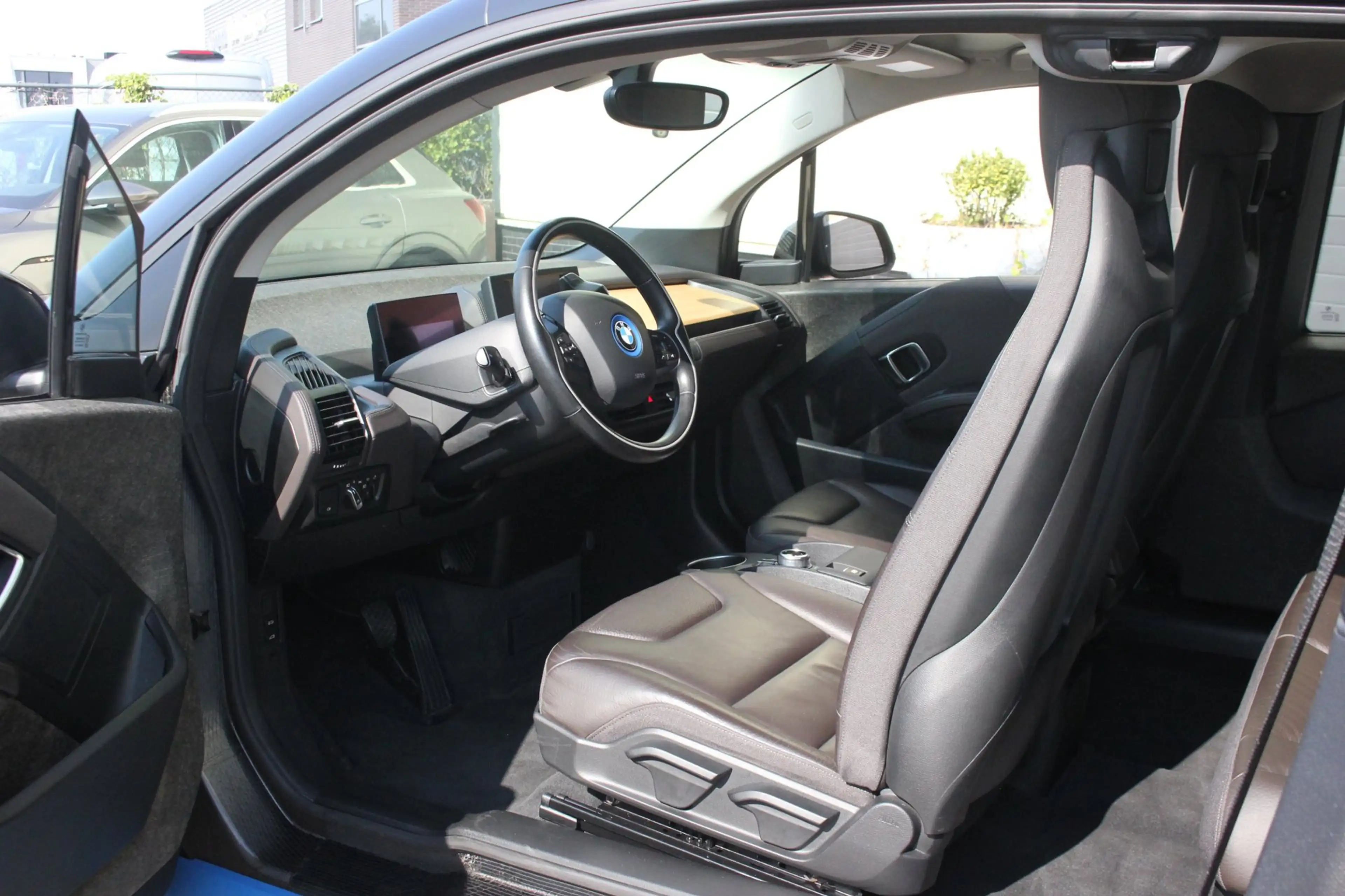 BMW i3 High Voltage Edition 94Ah 33 kWh | Schuifdak | — photo 2