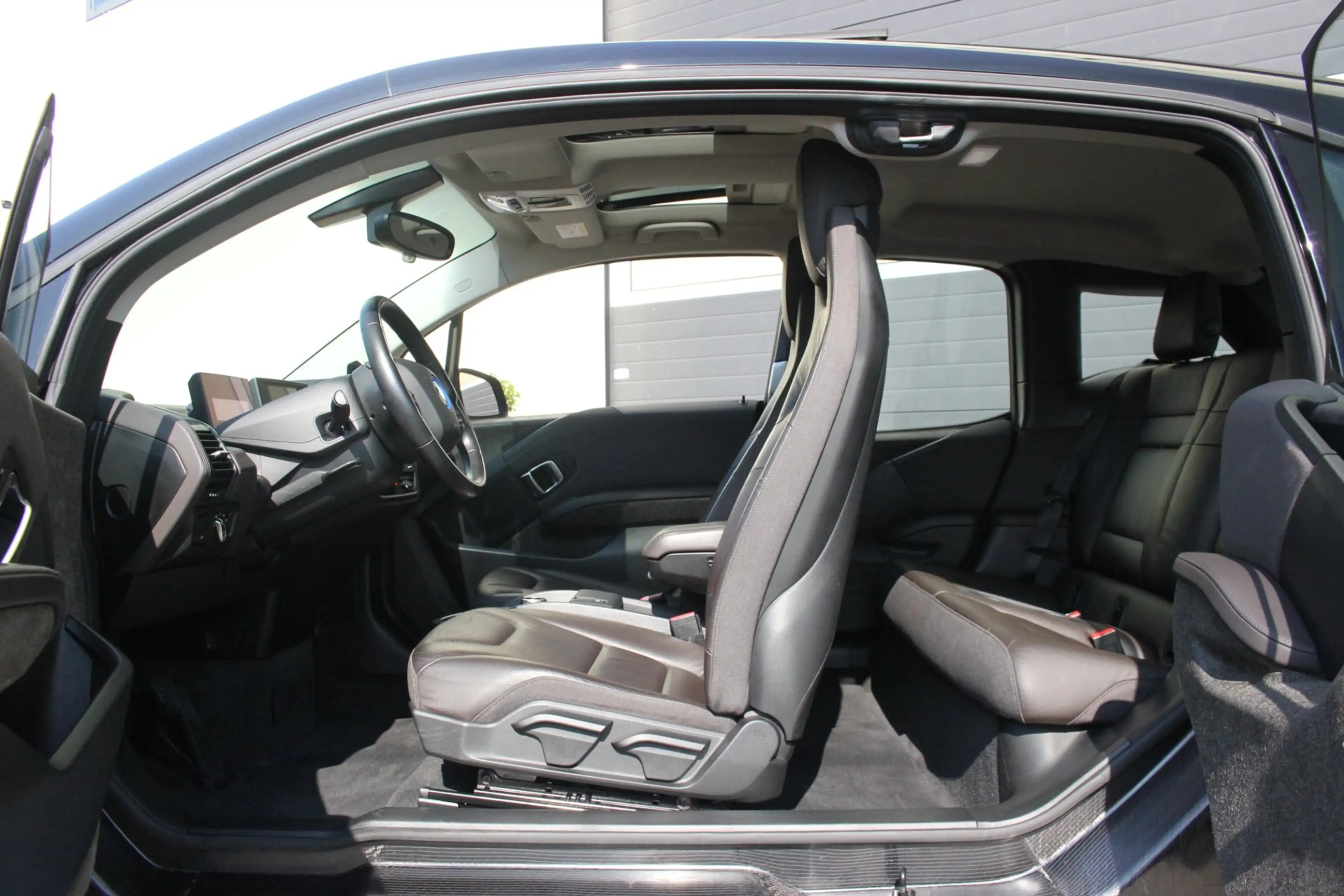 BMW i3 High Voltage Edition 94Ah 33 kWh | Schuifdak | — photo 3