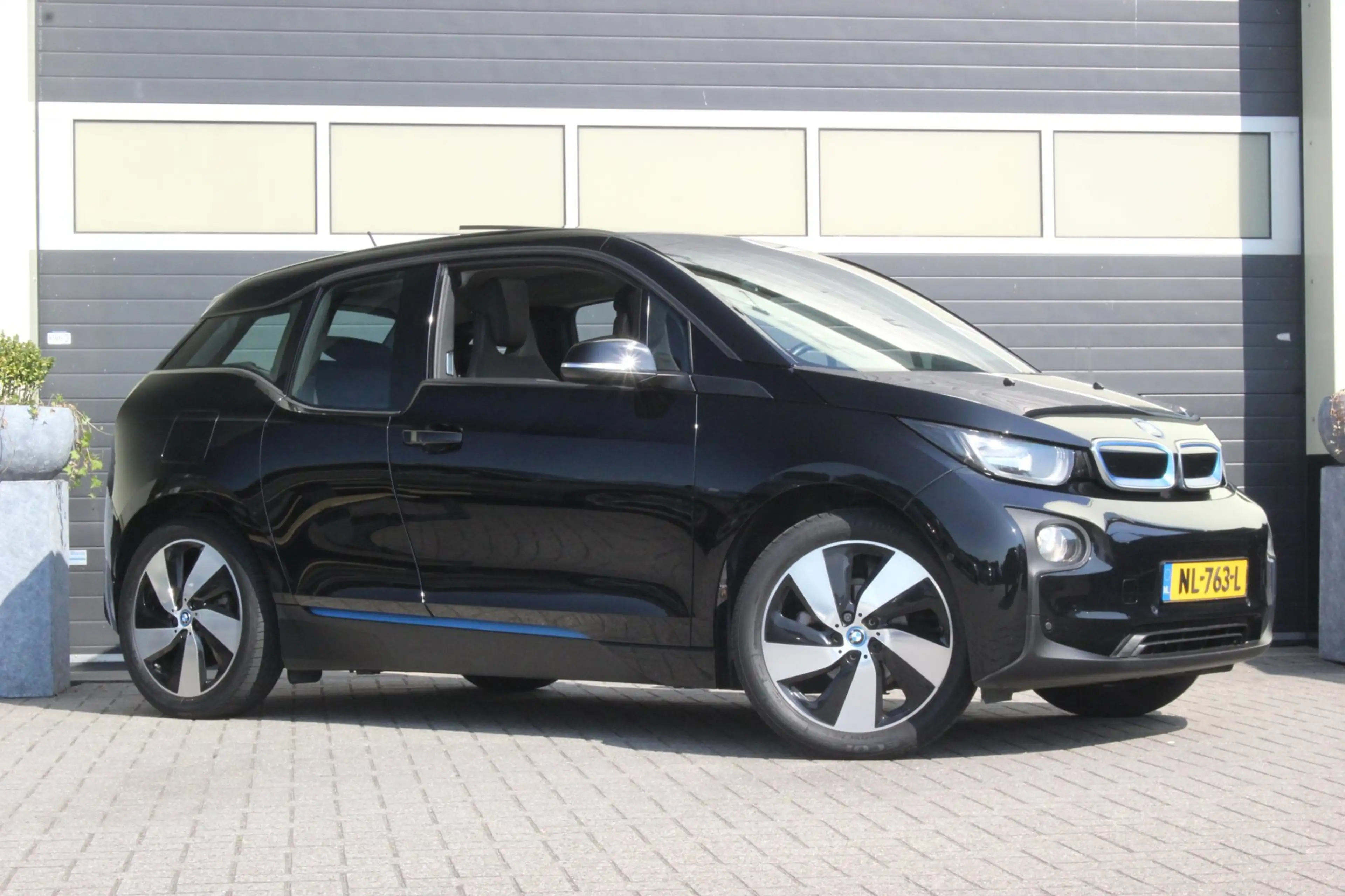 BMW i3 High Voltage Edition 94Ah 33 kWh | Schuifdak | — photo 5