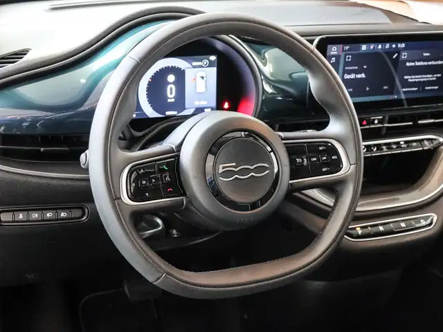 Fiat 500e view 9