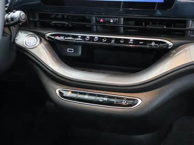 Fiat 500e view 8