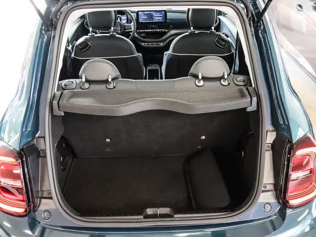 Fiat 500e view 11