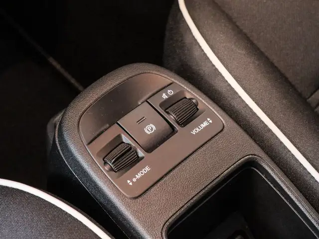 Fiat 500e view 10