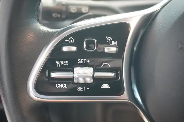 Mercedes-Benz Cla view 13