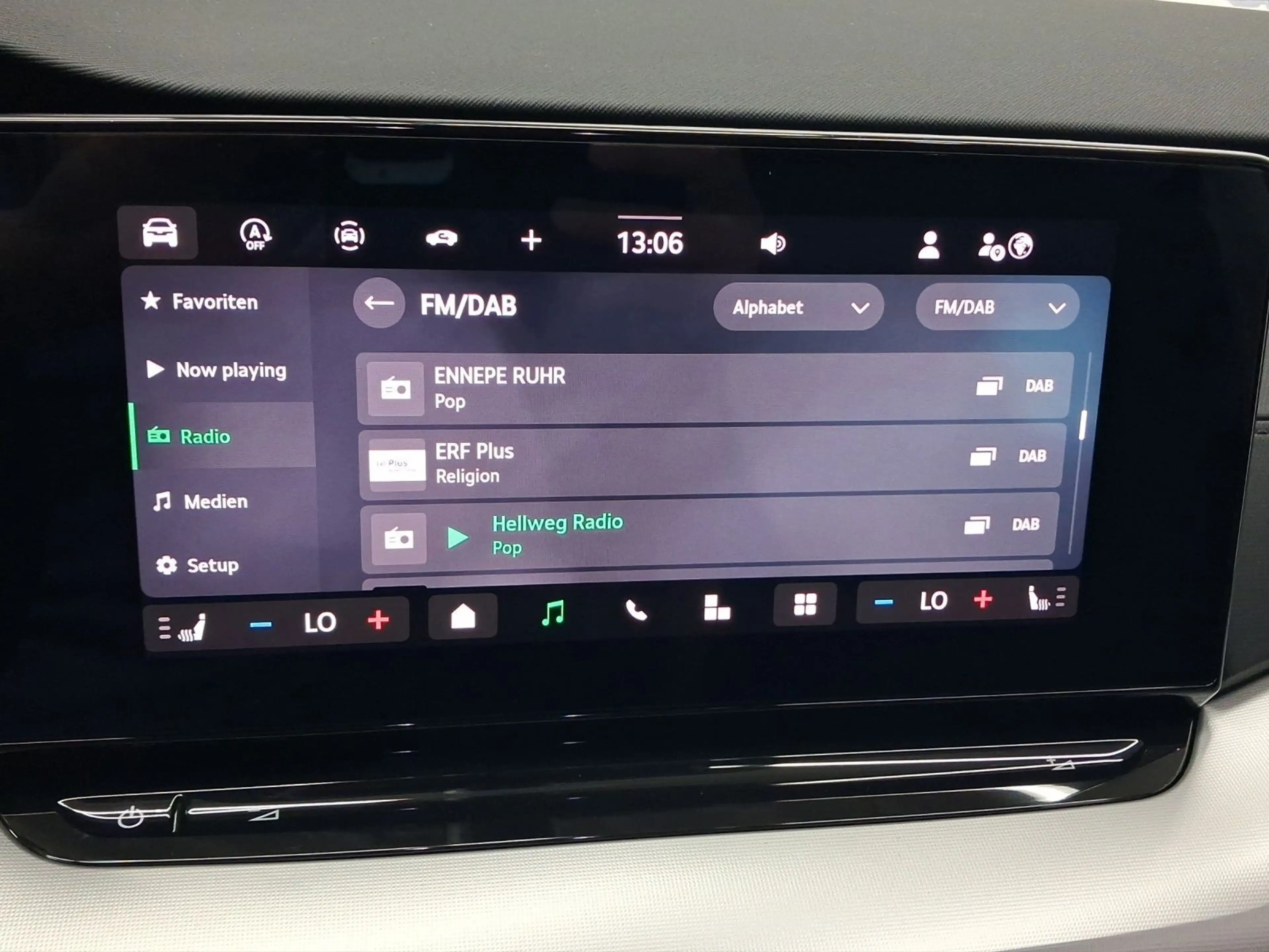 Skoda Octavia Combi 1.5 TSI DSG Selection LED SITZH PD — photo 13
