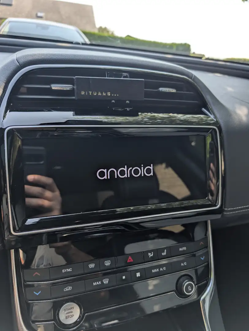 Jaguar XE 2.0 D R-Sport Blauw - 2