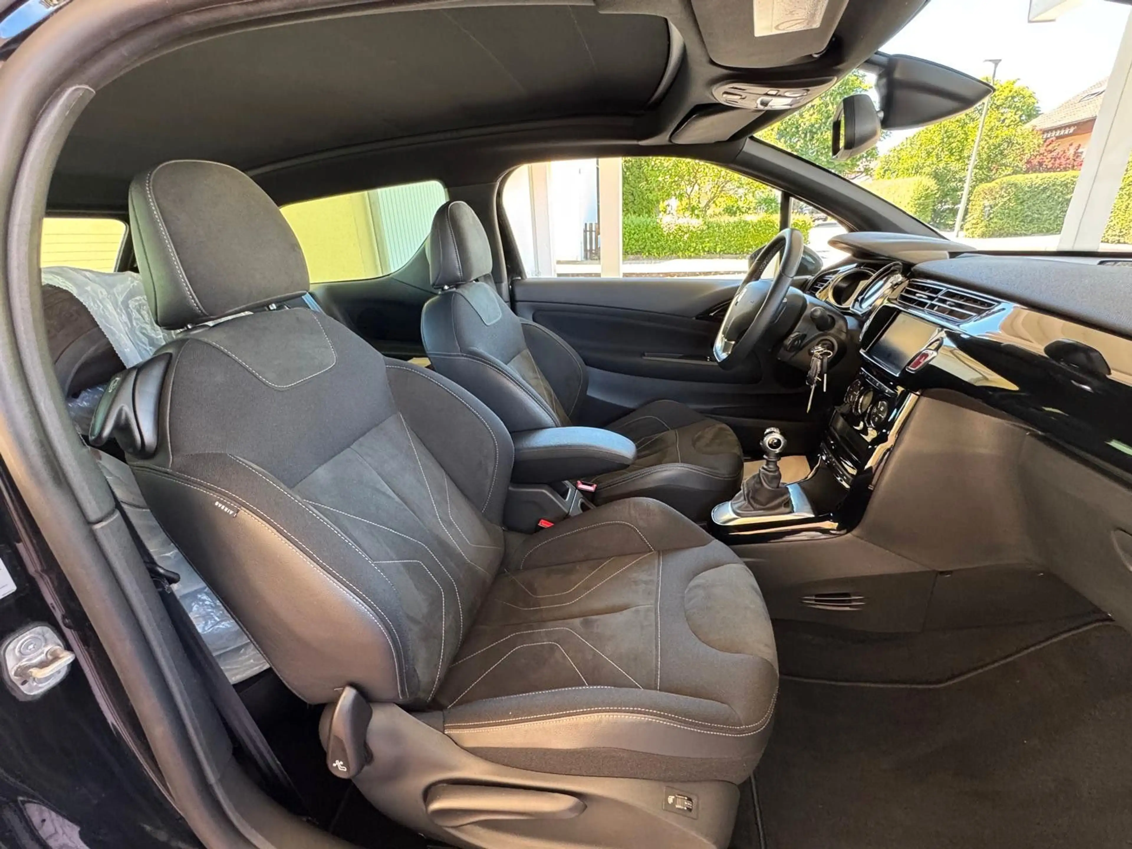 DS Automobiles DS 3 DS 3 Cabrio Sport*TEMPO/SHZ/KLIMA/DAB+* — photo 11