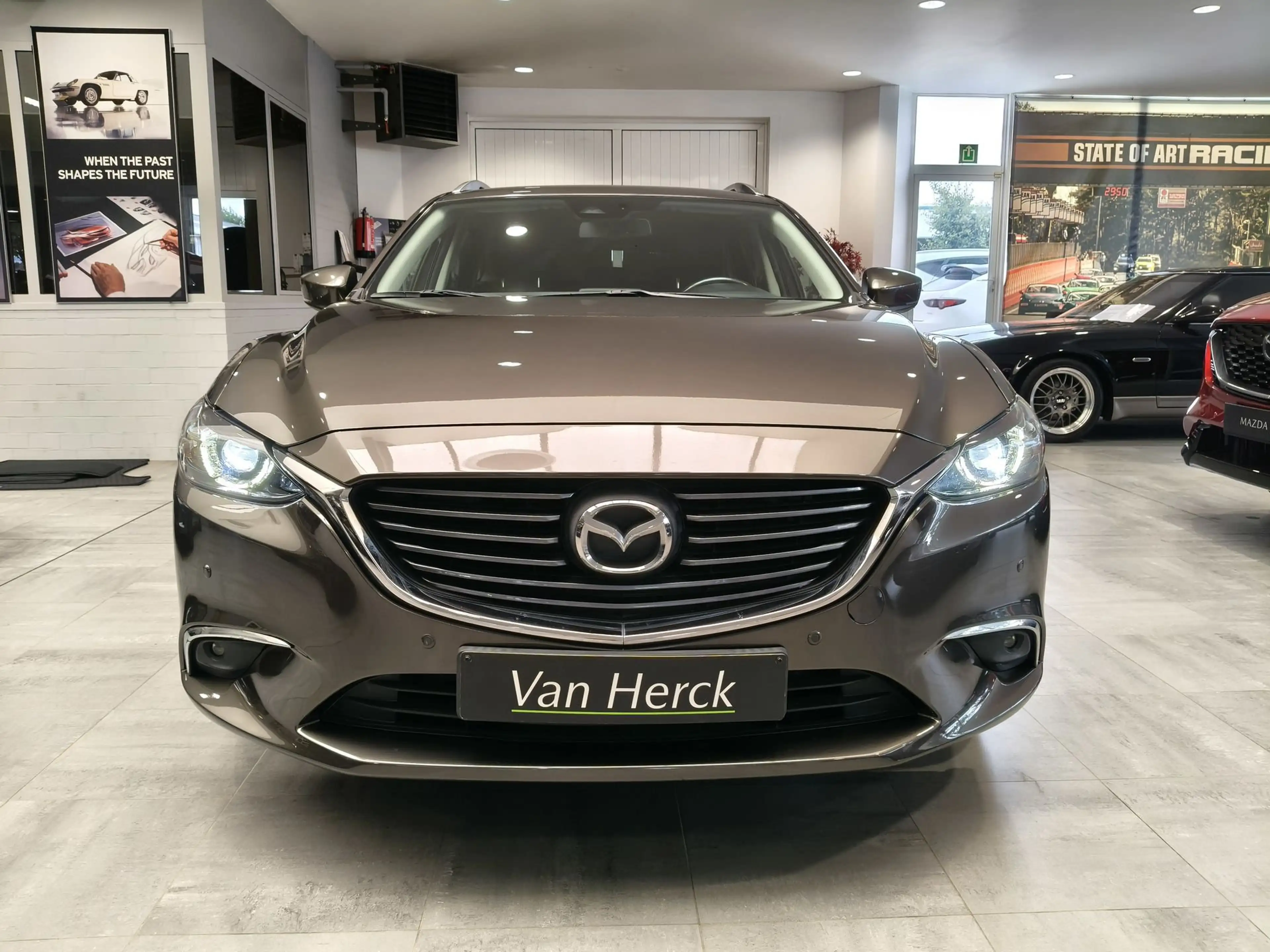 Mazda 6e 2.0 SKYACTIV-G Premium Edition automaat — photo 2