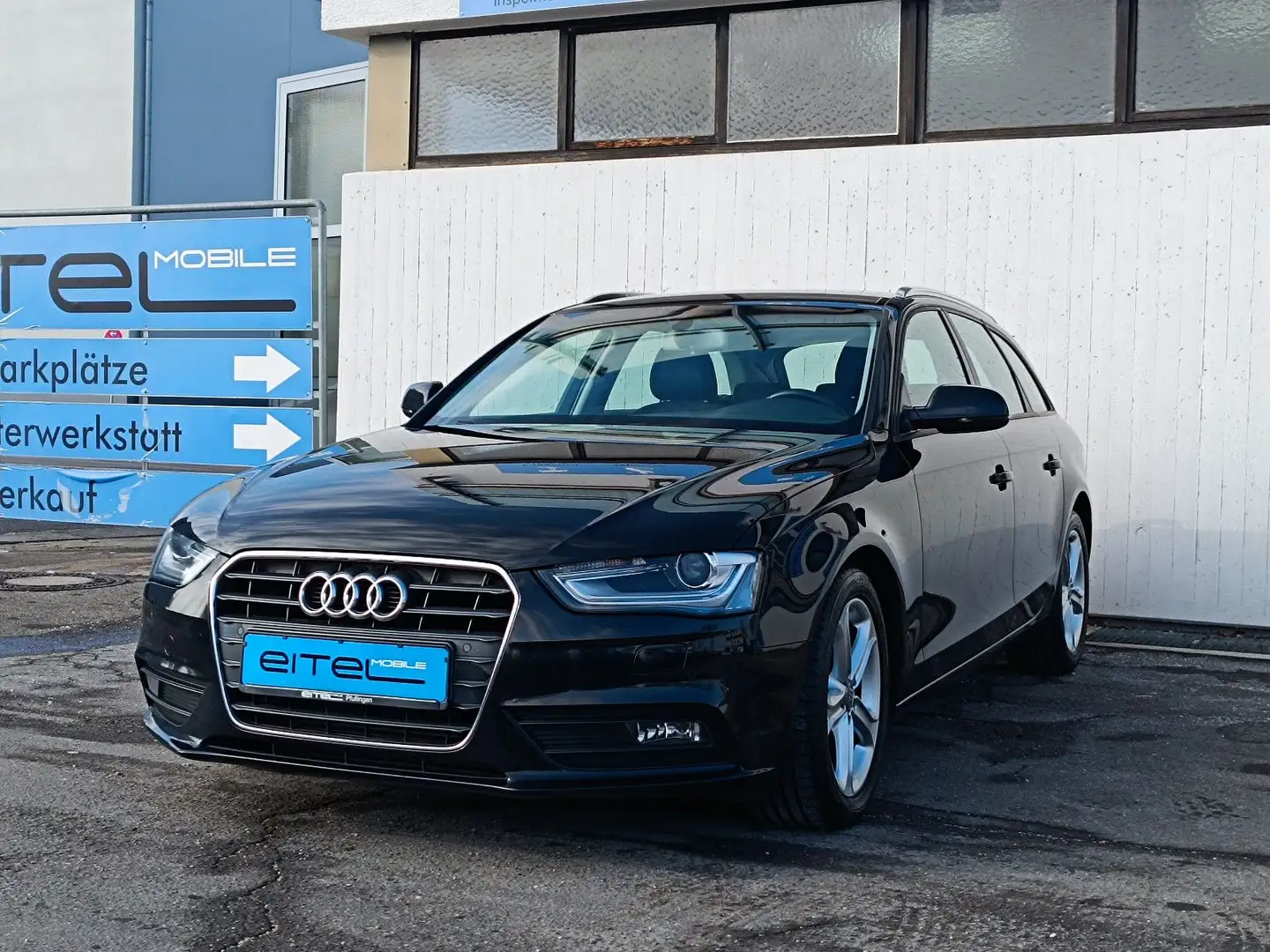 Audi A4 Avant Ambition 2,0 TDI Navi Xenon AHK PDC Zwart - 1