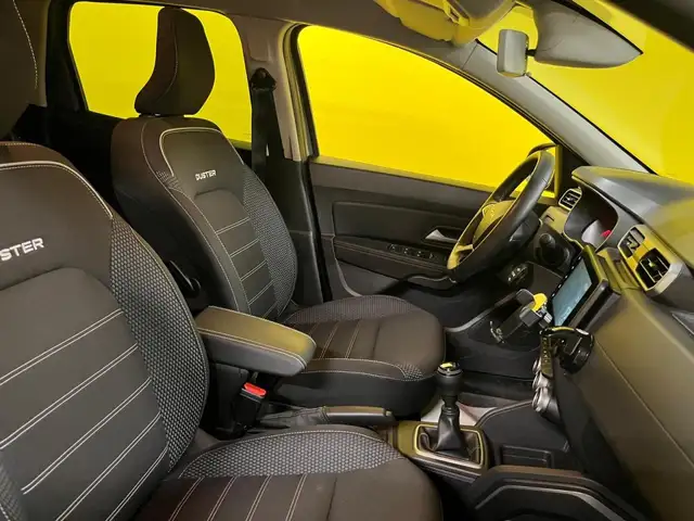Dacia Duster view 3