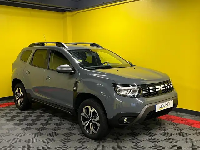 Dacia Duster view 2