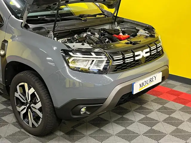 Dacia Duster view 10