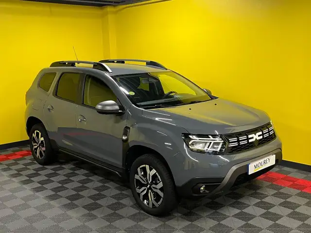 Dacia Duster view 6