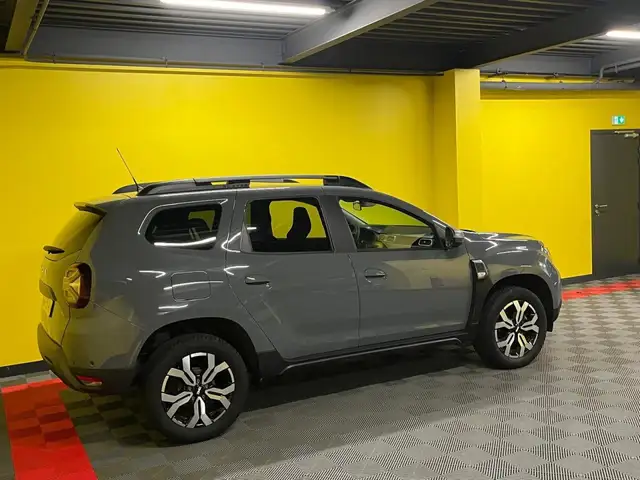 Dacia Duster view 11