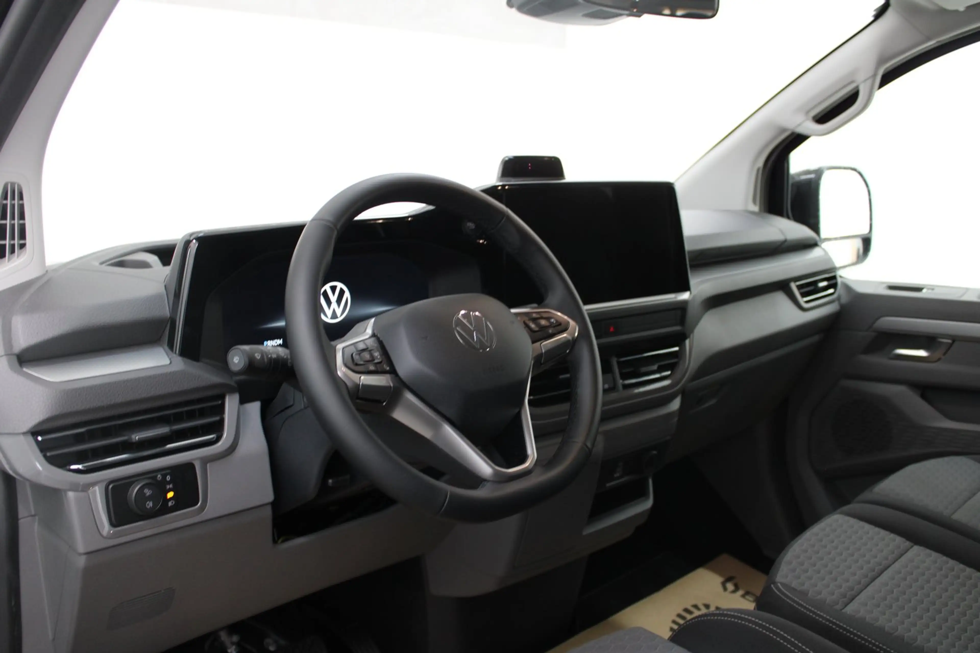 Volkswagen T7 Caravelle VW T7 Caravelle Style LR TDI 4MOTION — photo 12