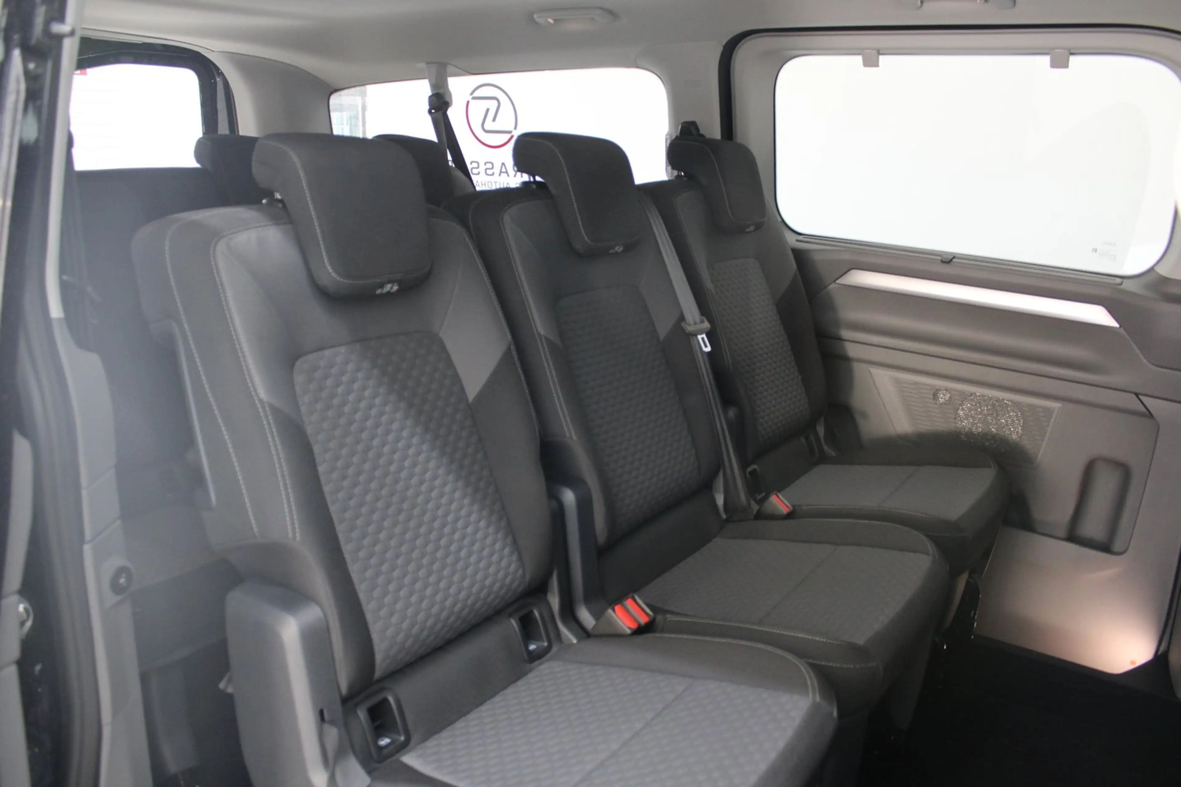 Volkswagen T7 Caravelle VW T7 Caravelle Style LR TDI 4MOTION — photo 8
