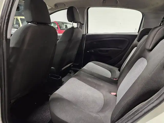 Fiat Grande Punto view 9