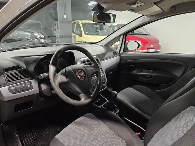 Fiat Grande Punto view 7