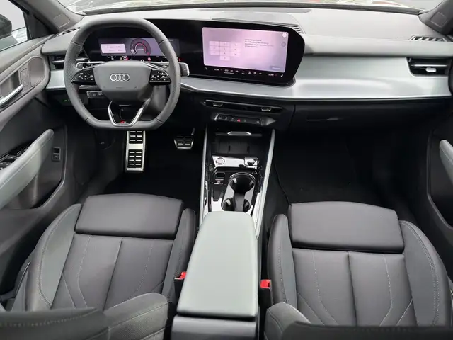 Audi Q3 view 5