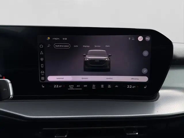 Audi Q3 view 13