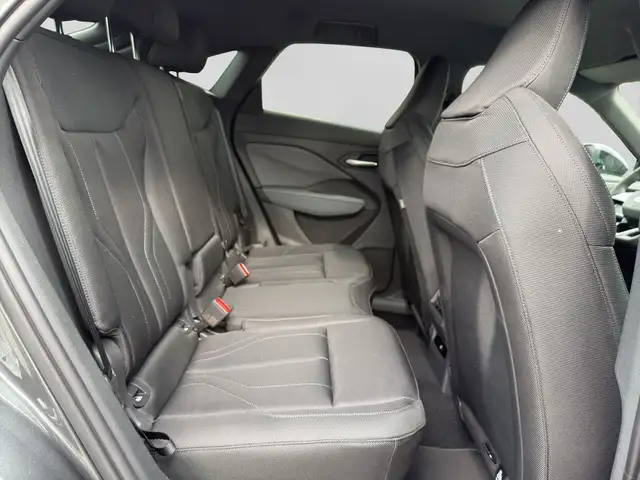 Audi Q3 view 6