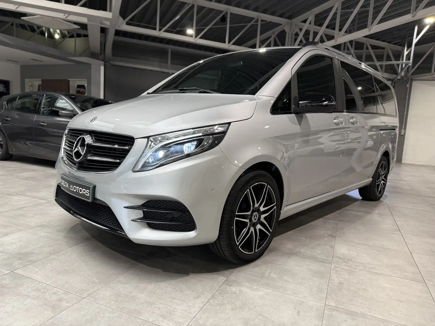 Mercedes-Benz V 250 d lang - AMG - 7pl - 2