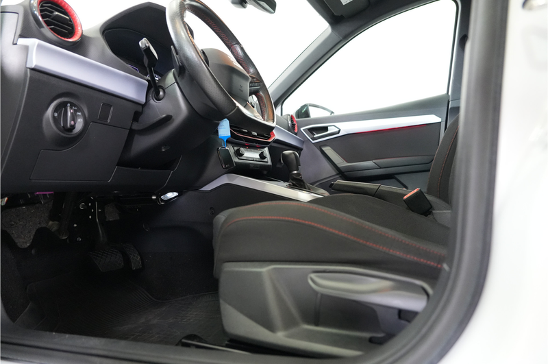 SEAT Arona 1.5 TSI EVO FR Business Intense | Climate | Camera — photo 12