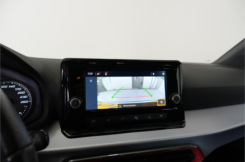 SEAT Arona 1.5 TSI EVO FR Business Intense | Climate | Camera — photo 28