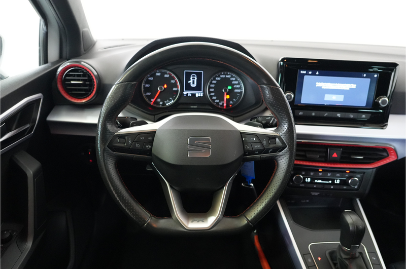 SEAT Arona 1.5 TSI EVO FR Business Intense | Climate | Camera — photo 21