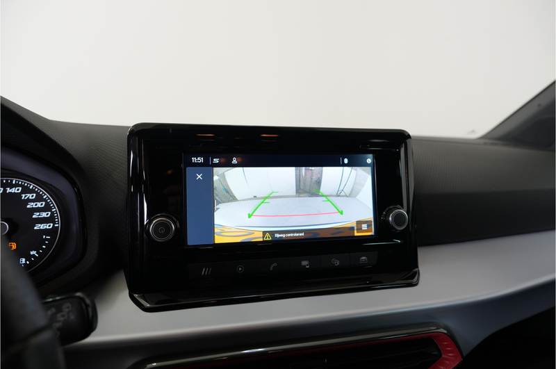 SEAT Arona 1.5 TSI EVO FR Business Intense | Climate | Camera — photo 27