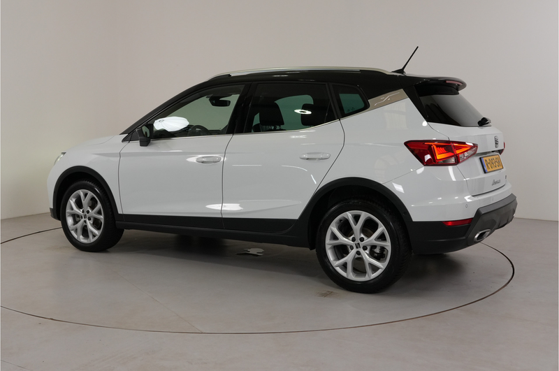 SEAT Arona 1.5 TSI EVO FR Business Intense | Climate | Camera — photo 33