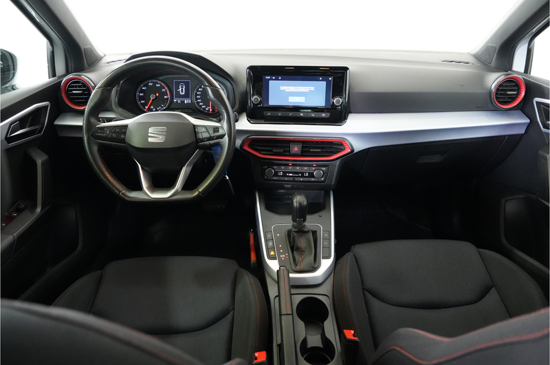 SEAT Arona 1.5 TSI EVO FR Business Intense | Climate | Camera — photo 10