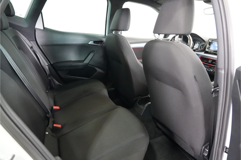 SEAT Arona 1.5 TSI EVO FR Business Intense | Climate | Camera — photo 11