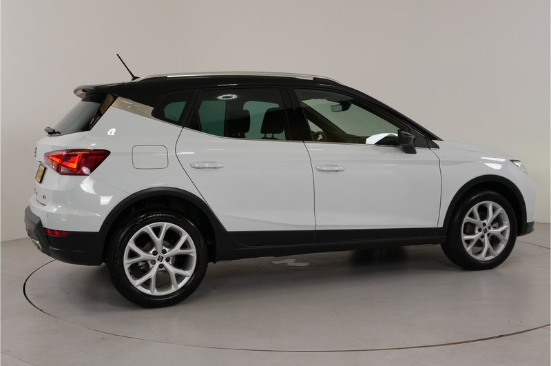 SEAT Arona 1.5 TSI EVO FR Business Intense | Climate | Camera — photo 32