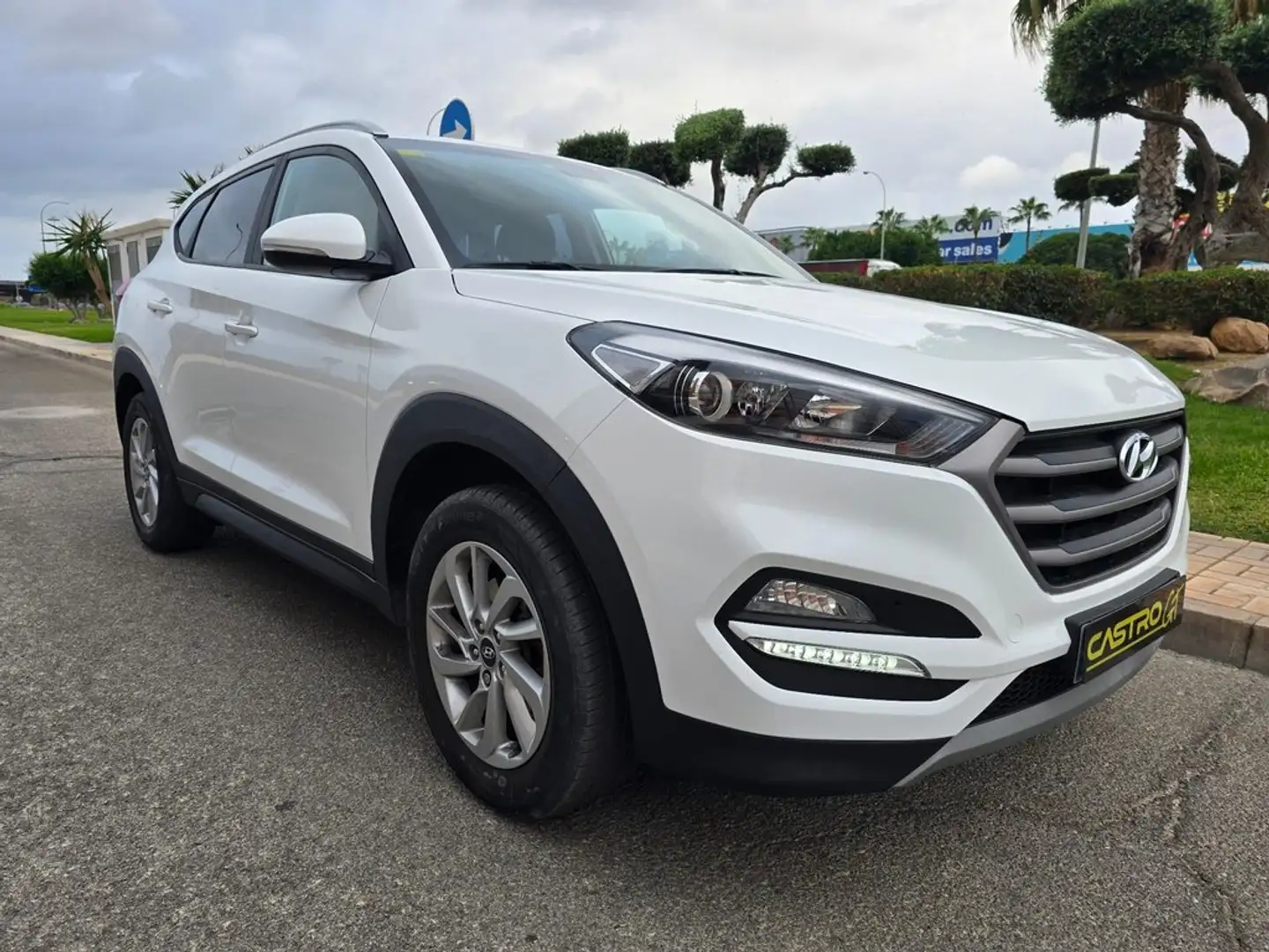 Hyundai TUCSON 1.6 TGDI Tecno 4x2 Weiß - 1