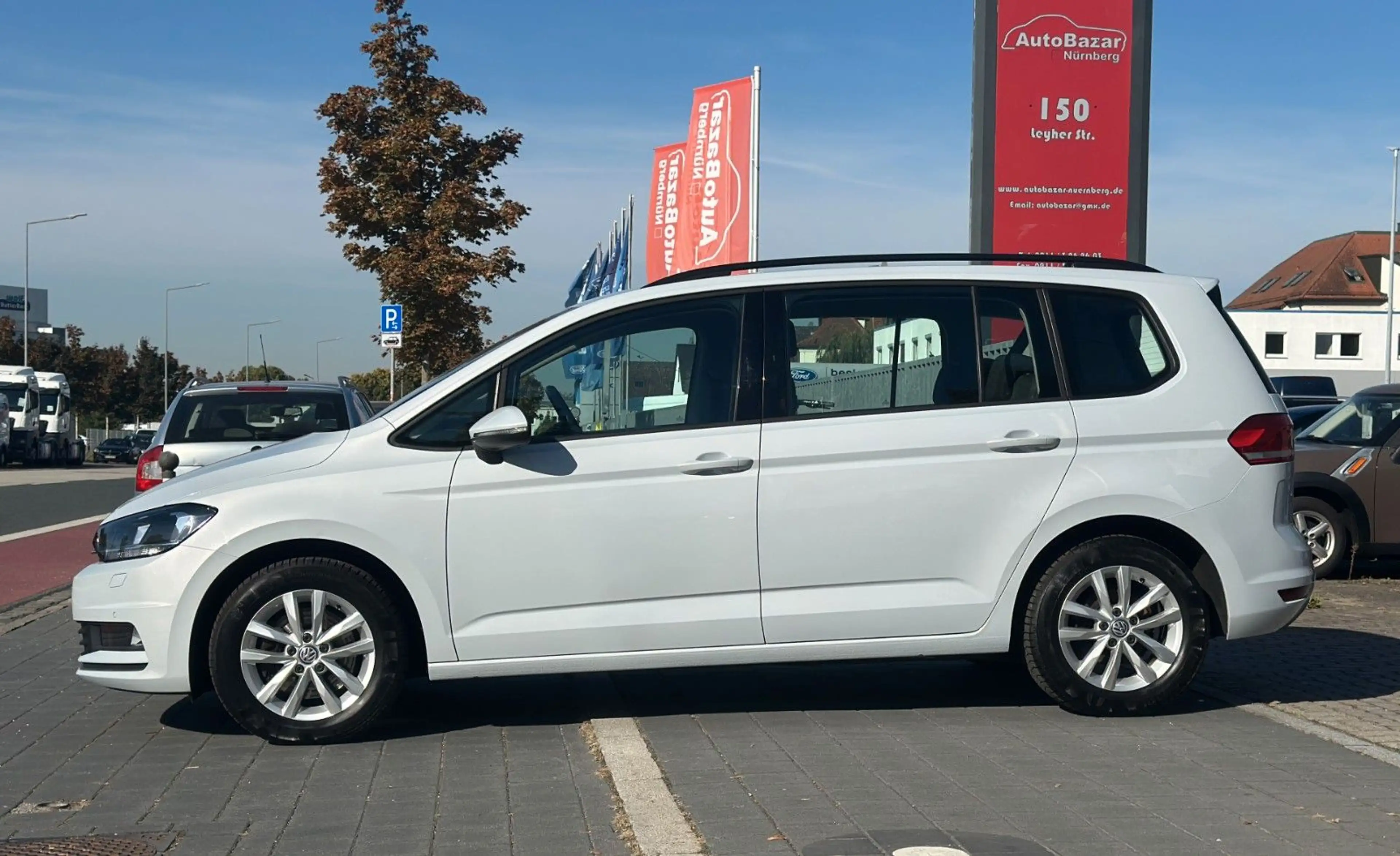 Volkswagen Touran Comfortline / Massage / Standheizung — photo 2