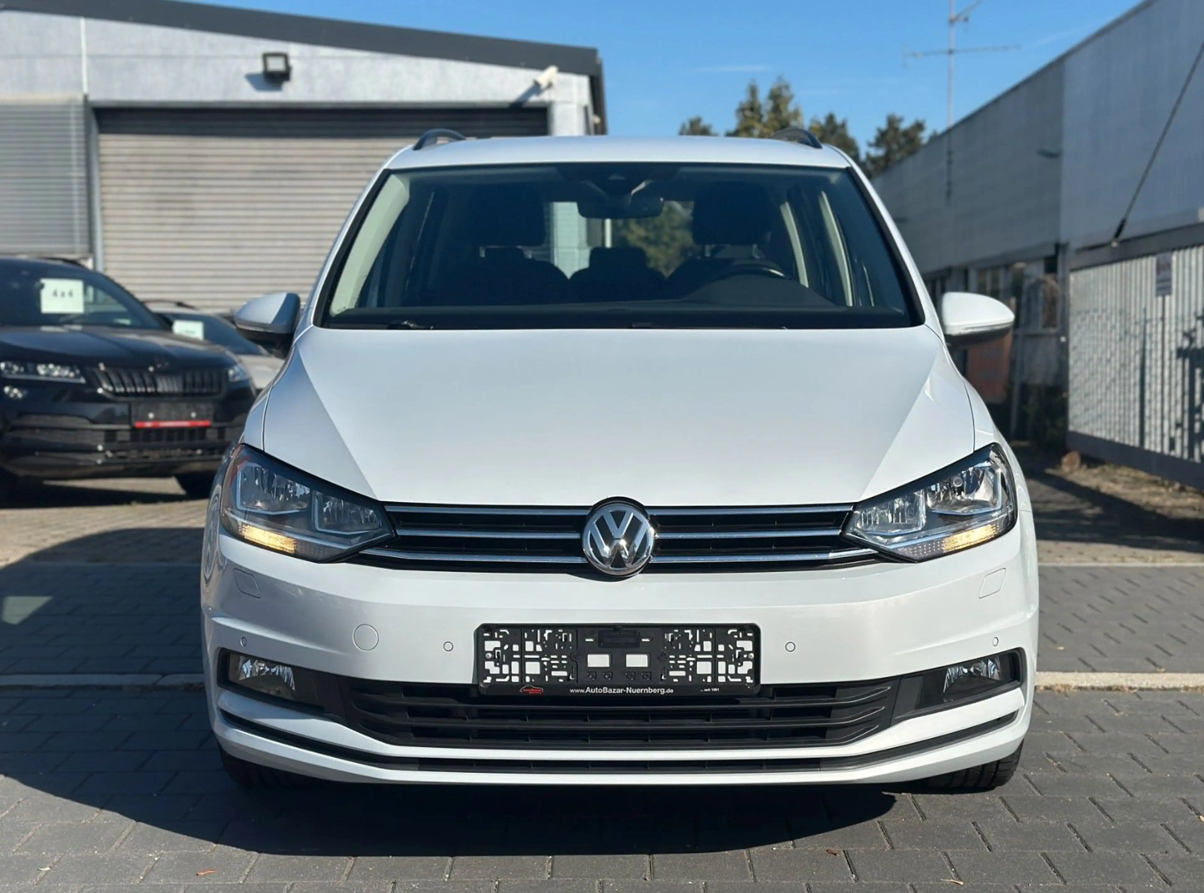Volkswagen Touran Comfortline / Massage / Standheizung — photo 8