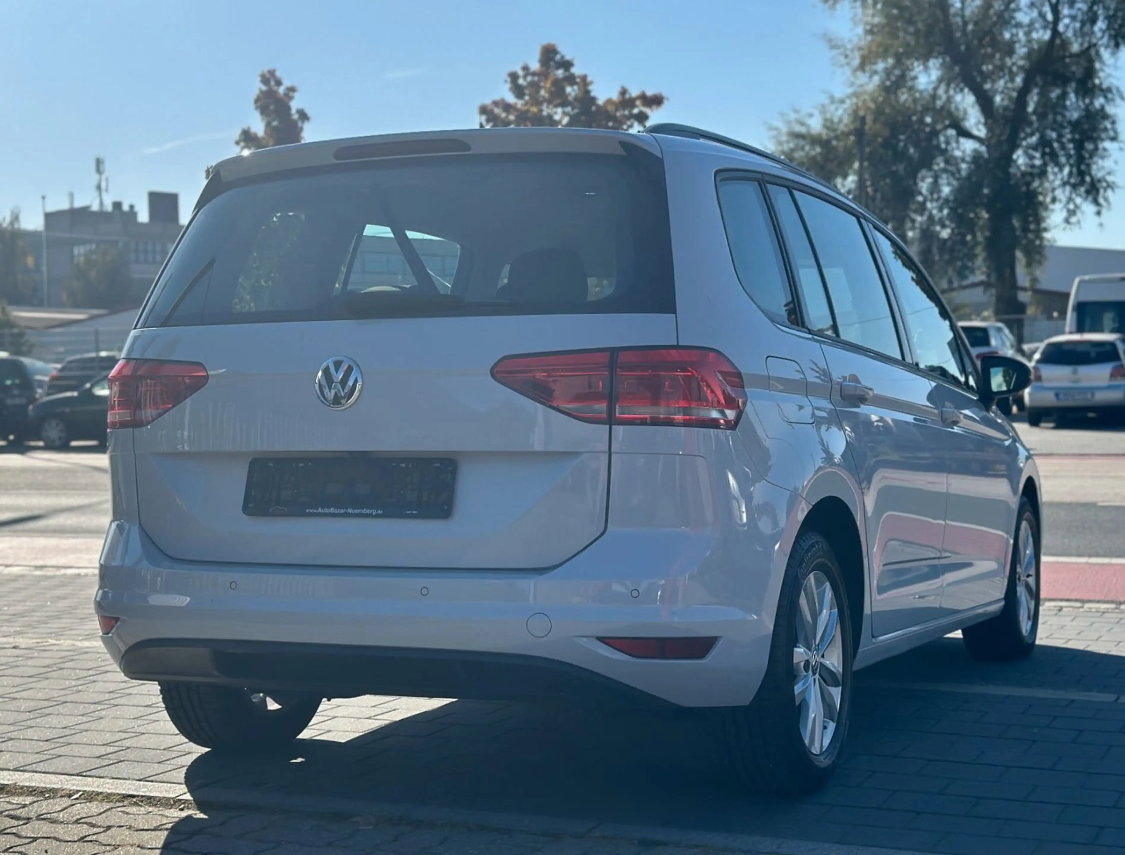 Volkswagen Touran Comfortline / Massage / Standheizung — photo 5