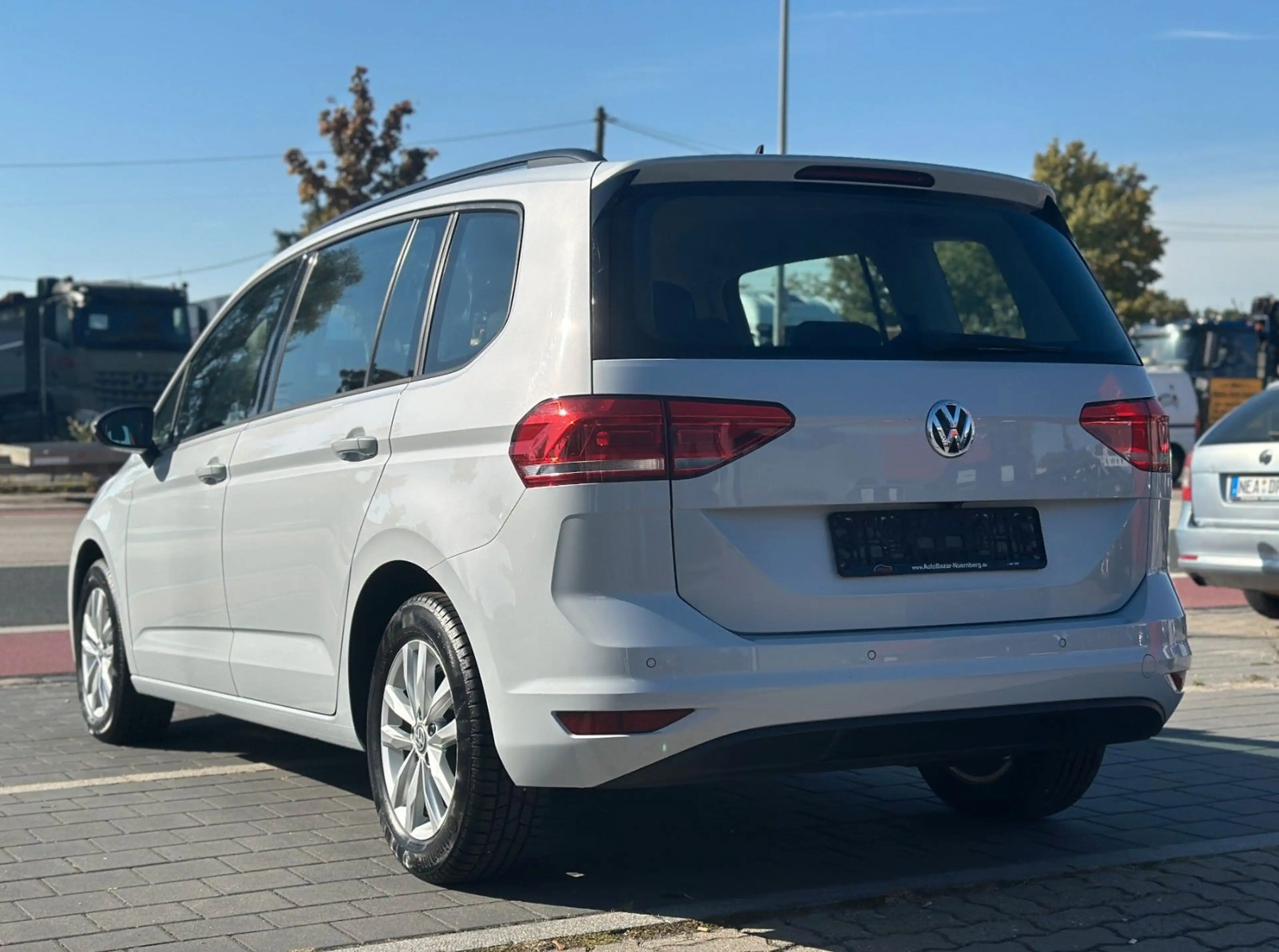 Volkswagen Touran Comfortline / Massage / Standheizung — photo 3