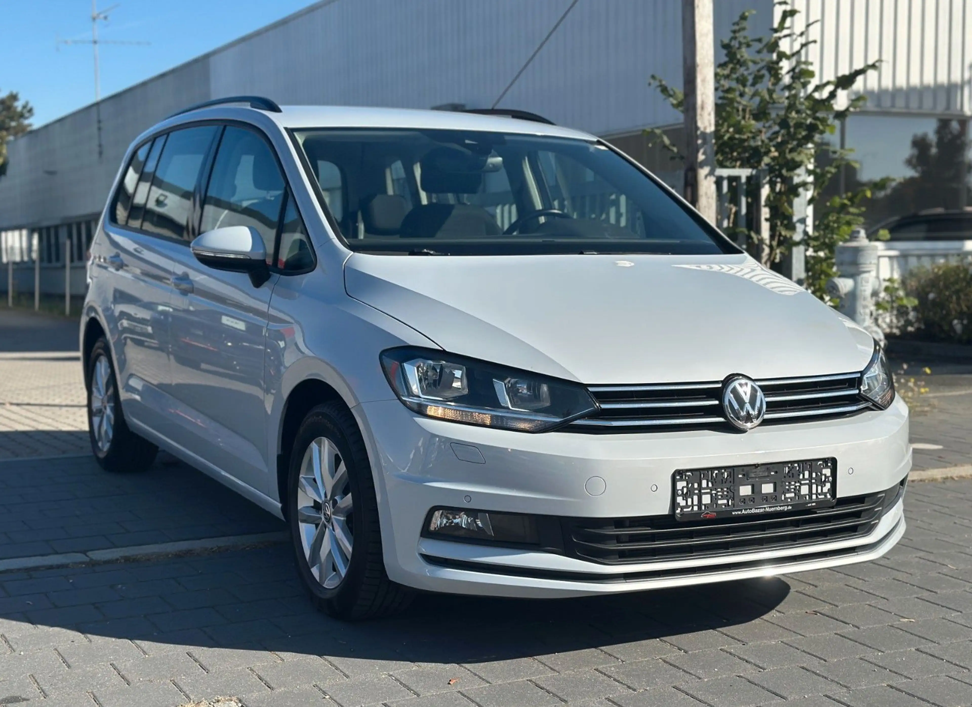 Volkswagen Touran Comfortline / Massage / Standheizung — photo 7