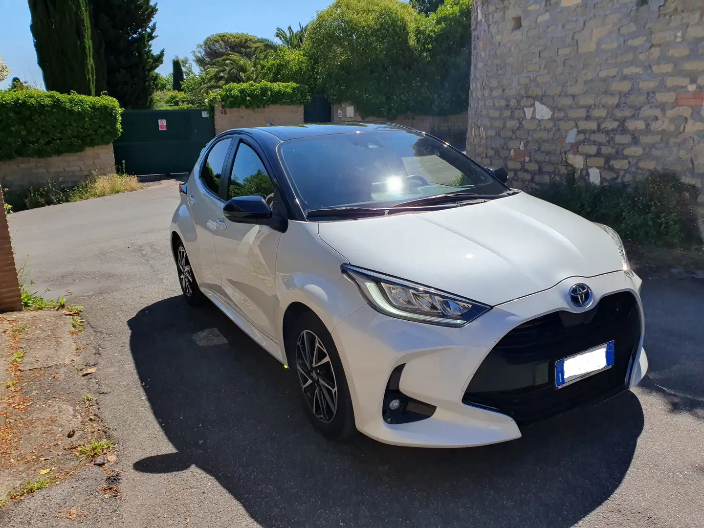 Toyota Yaris Hybrid Style colore Bianco Perla Bi-Tone Wit - 1