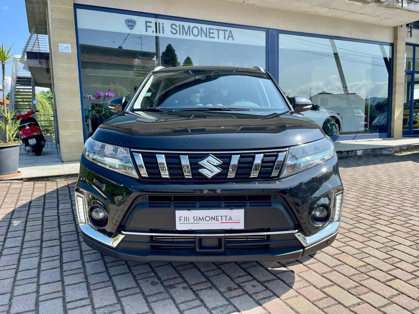 Suzuki Vitara 1.4 Hybrid Top 2WD Zwart - 2