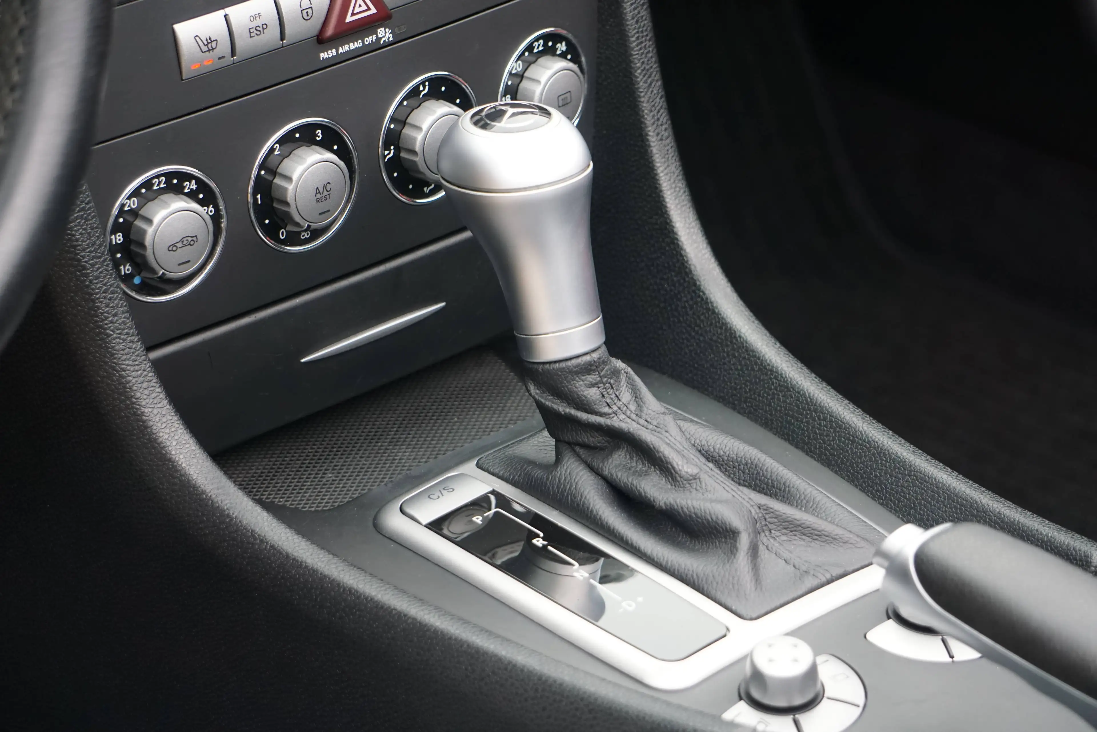 Mercedes-Benz SLK 200 Kompressor BOITE-AUTO CARNET XENON GARANTIE 1AN — photo 13