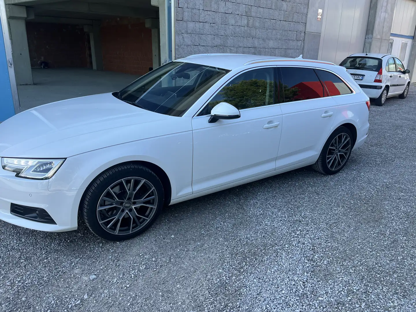 Audi A4 A4 2.0 TDI BUSINNESS PLUS 150CV MULTITRONIC Weiß - 1