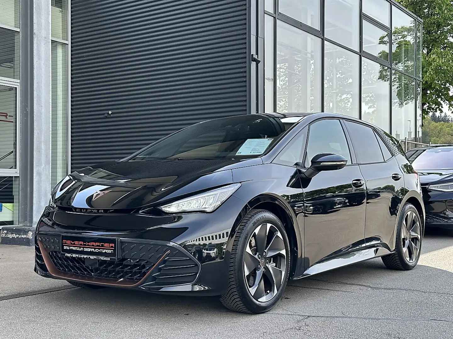 CUPRA Born 77kWh e-Boost / Wärmepumpe / Head Up / 19" Schwarz - 2