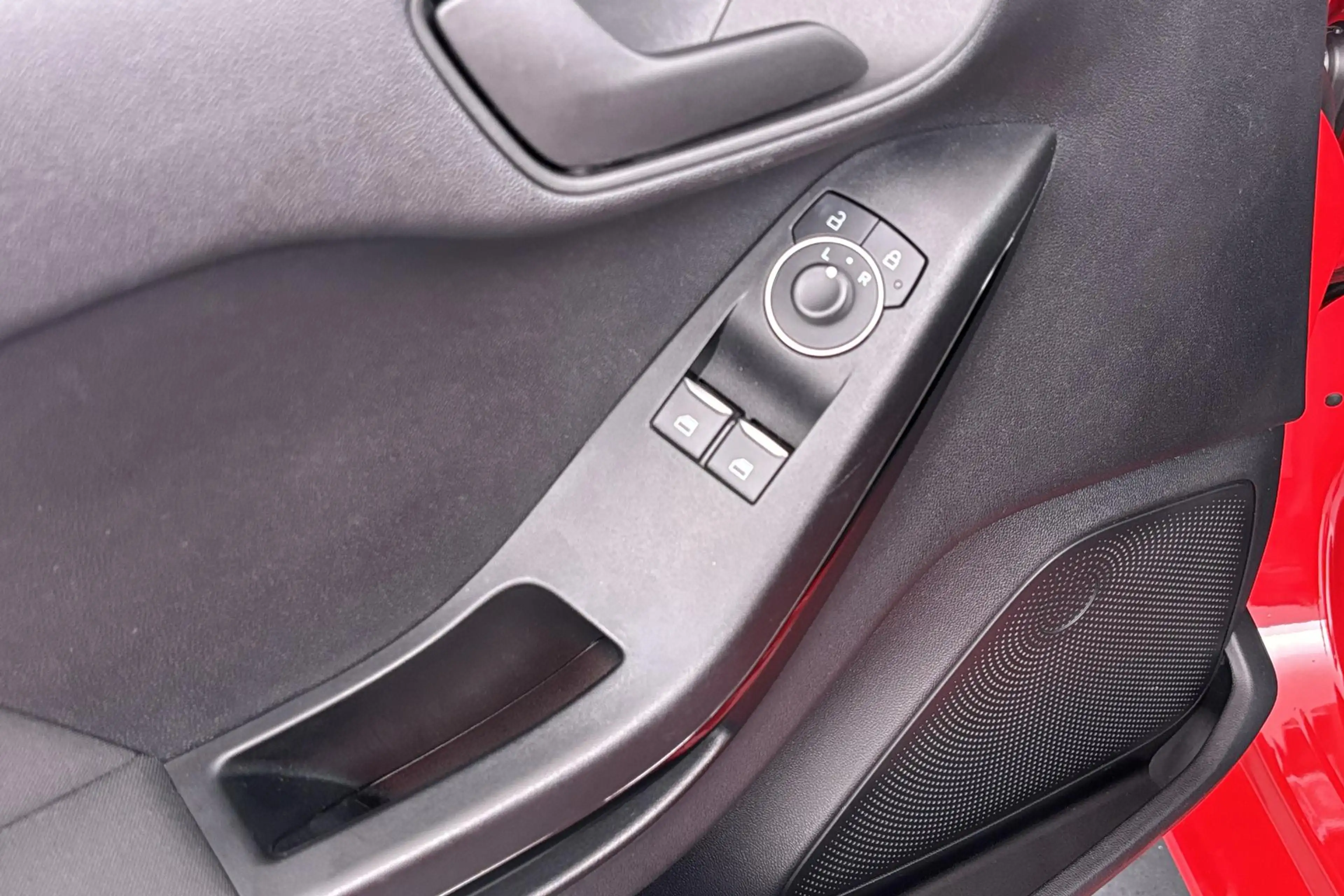 Ford Fiesta 1.0 EcoBoost Connected Fris en wendbaar stadsflits — photo 25